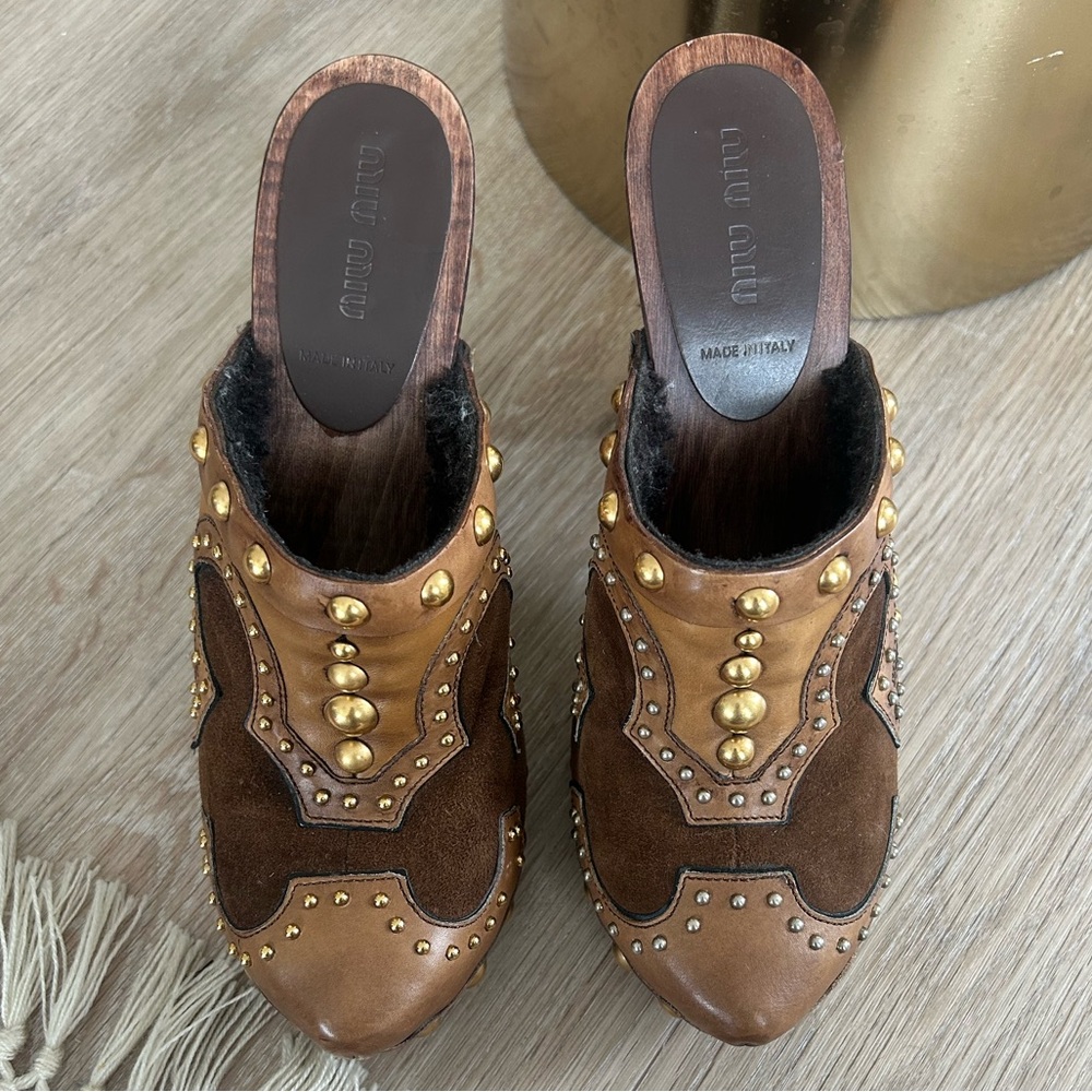 MIU MIU Size 37 1/2 or US 7 studded Brown leather clogs - Picture 5 of 10